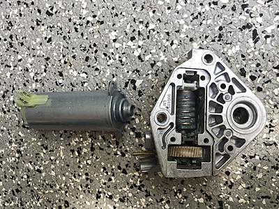 2005-08 Audi A4 LEFT FRONT DRIVER SEAT MOTOR 0130002531