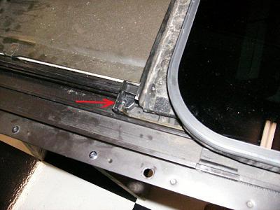 Sunroof's mechanisum is broke-sr-clips.jpg