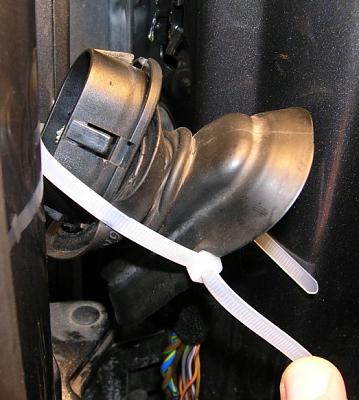 Driver's Door Electrical Problems-boot-zip-tie.jpg