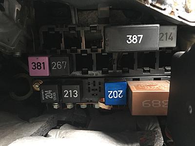 Fog light relay needs replacing, which one is it ??-img_8137.jpg