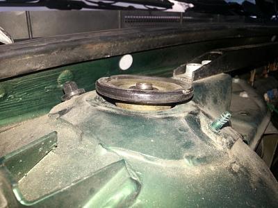 1998 Cabriolet Struts - Is this normal?-20130908_191855.jpg